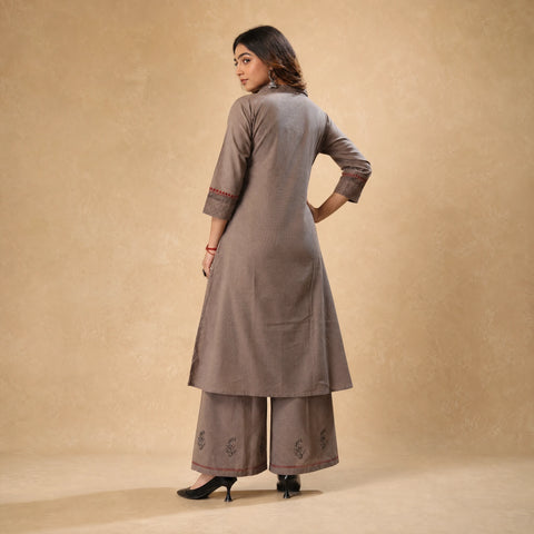 Brown beige | back