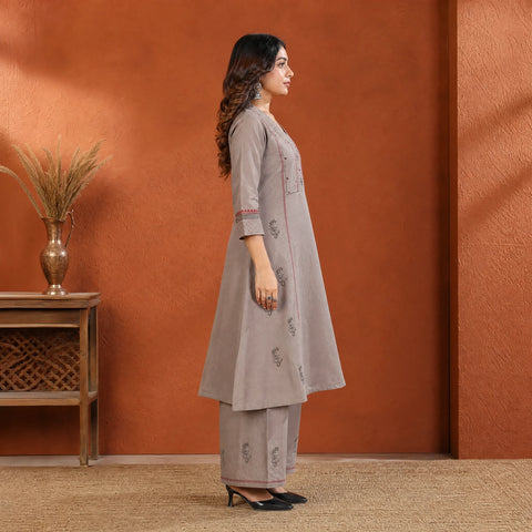 Brown beige | side