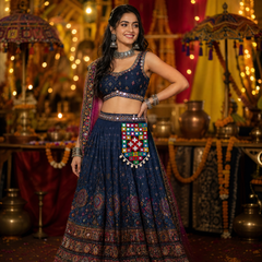 Tara Bharat Hand Embroidered Mirror Pouch for Lehenga & Chaniya Choli